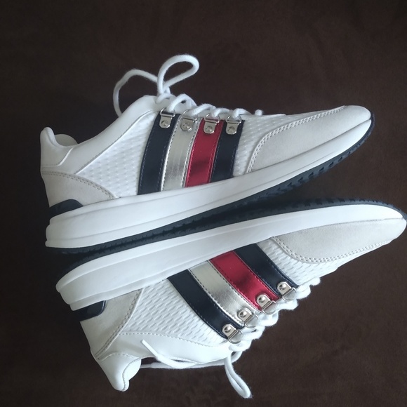tommy hilfiger running shoes